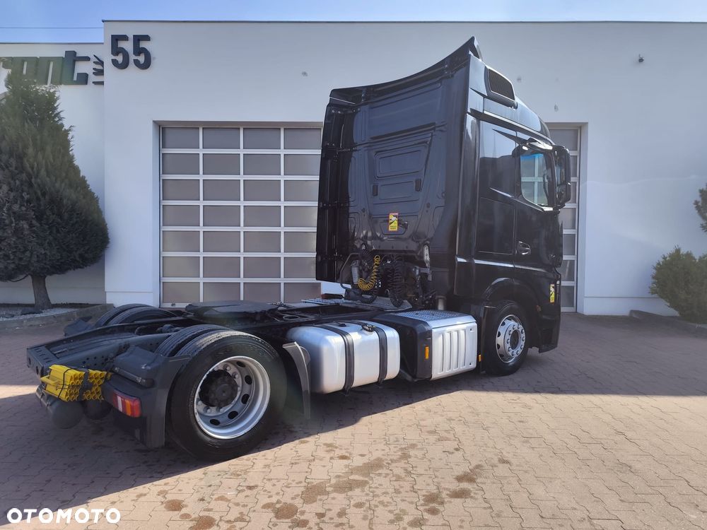 Mercedes-Benz Actros - 3