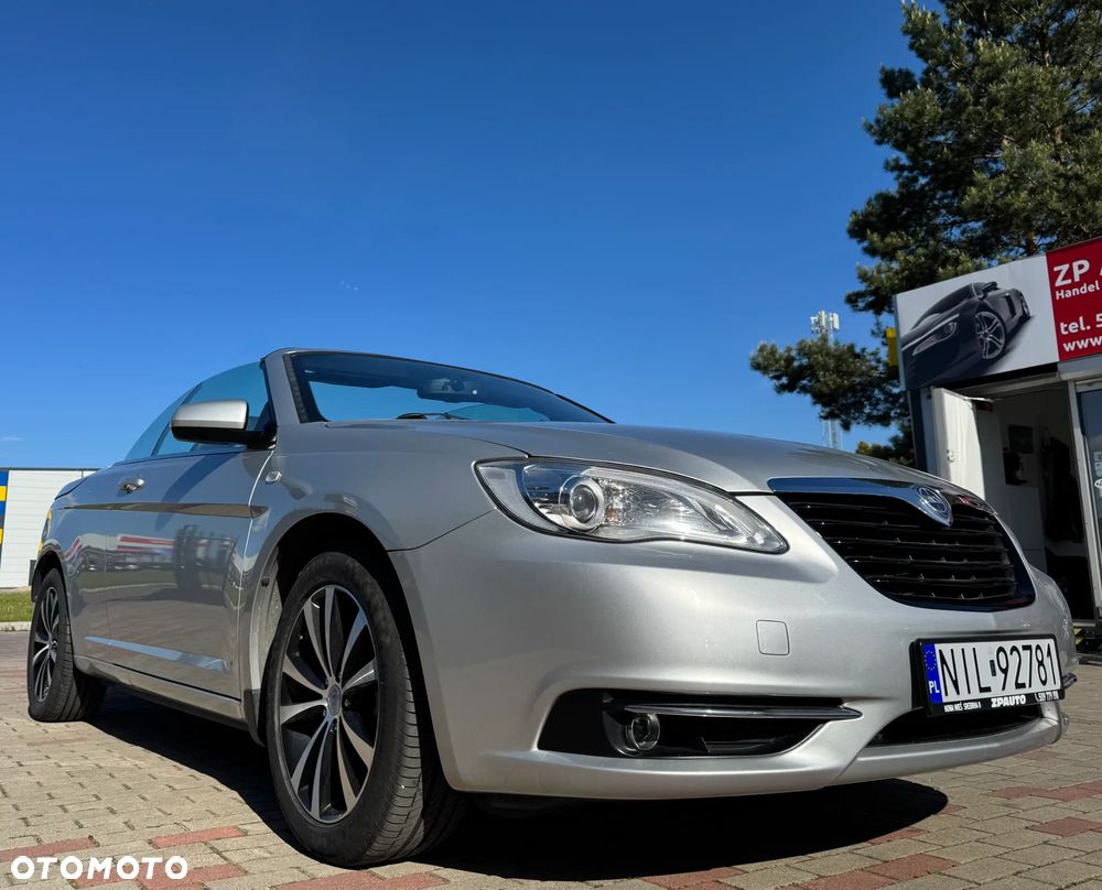 Chrysler 200 - 6