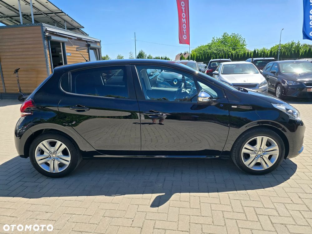 Peugeot 208 - 4