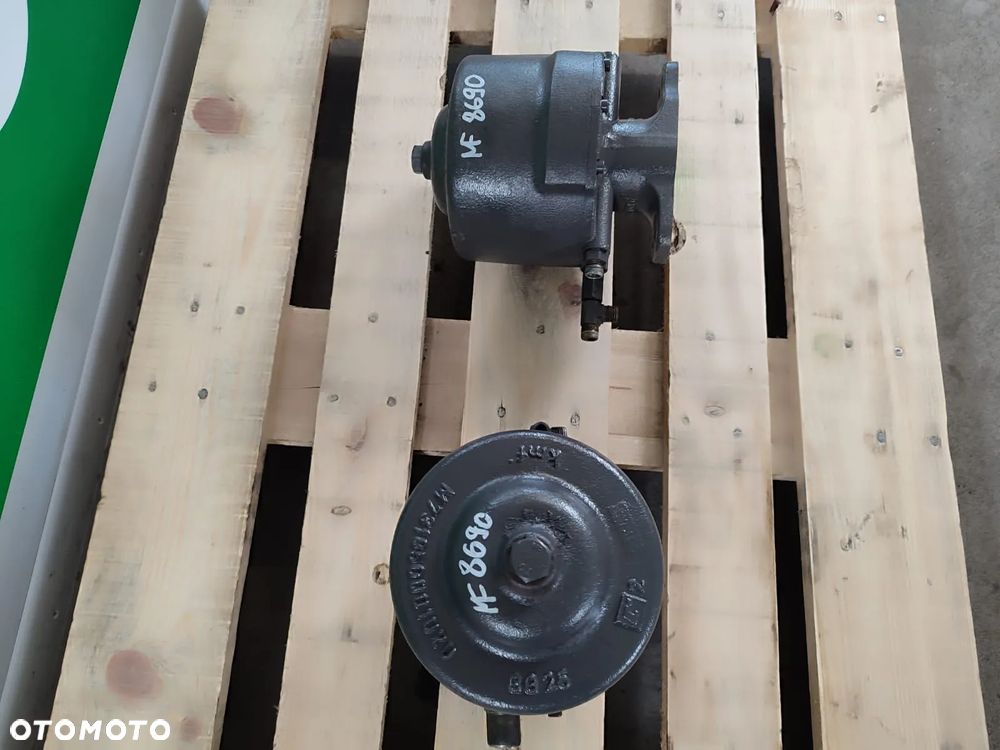 Siłownik hamulca tarczowego tył M731850001010 MASSEY FERGUSON 8690 - 8