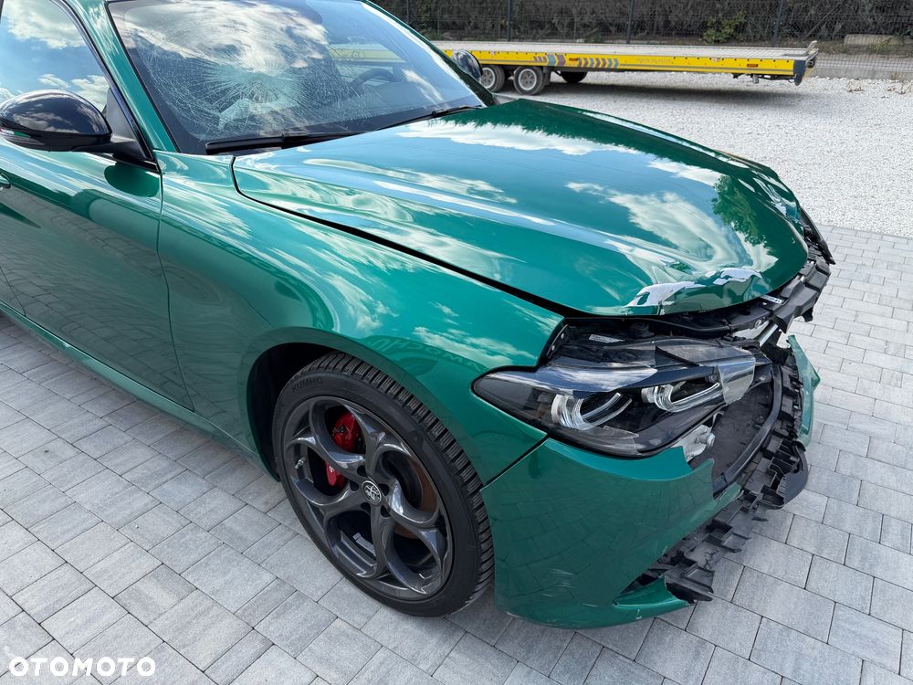 Alfa Romeo Giulia 2.0 Turbo Tributo Italiano Q4 - 12