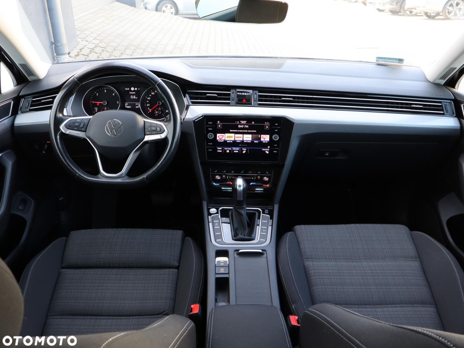 Volkswagen Passat - 5