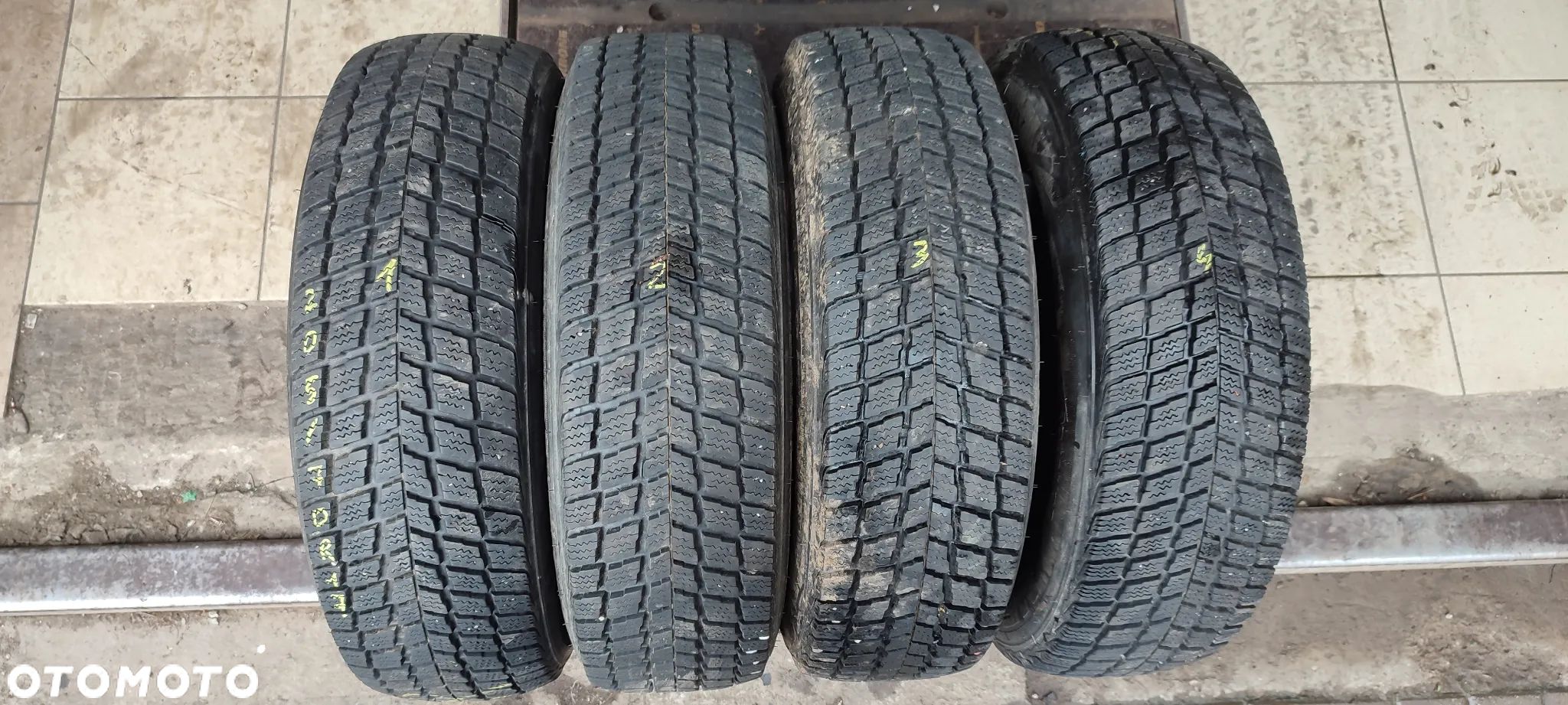 OPONY ZIMOWE 205/70R15 NEXEN WINGUARDSUV 96T (2517)ZIMA 7mm Komplet 4 Sztuki - 1
