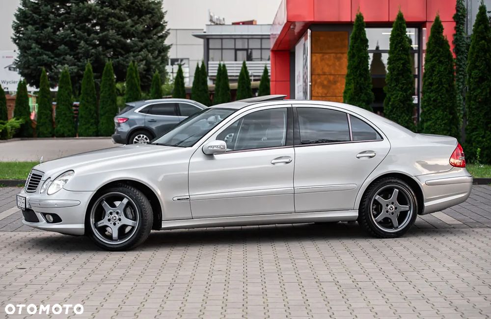 Mercedes-Benz Klasa E 500 T Avantgarde Sport Edition AMG - 15