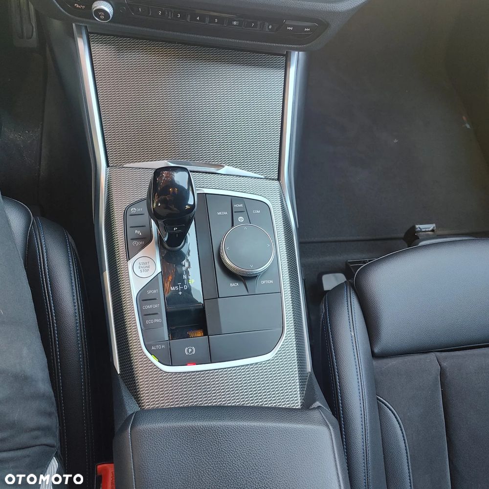 BMW Seria 3 320i - 16