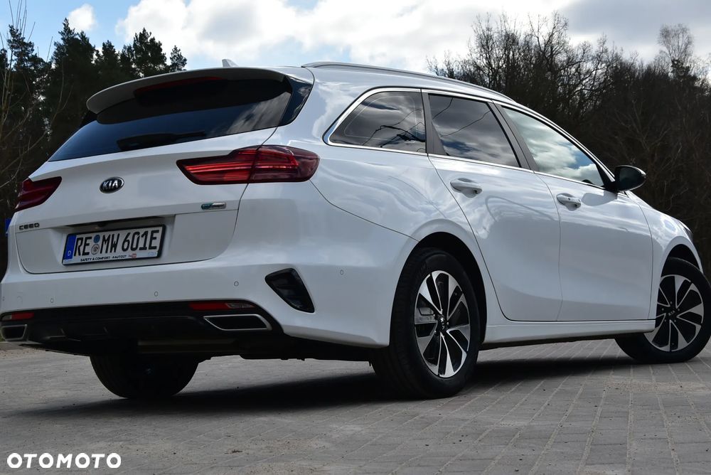 Kia Ceed 1.6 GDI DCT OPF Platinum Edition - 28