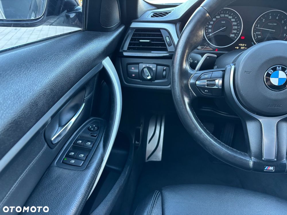 BMW Seria 3 328i xDrive - 23