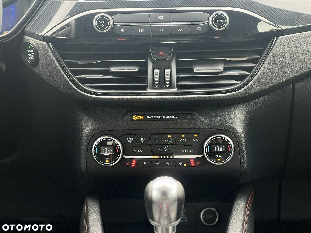 Ford Kuga 2.0 EcoBlue mHEV FWD ST-Line X - 24