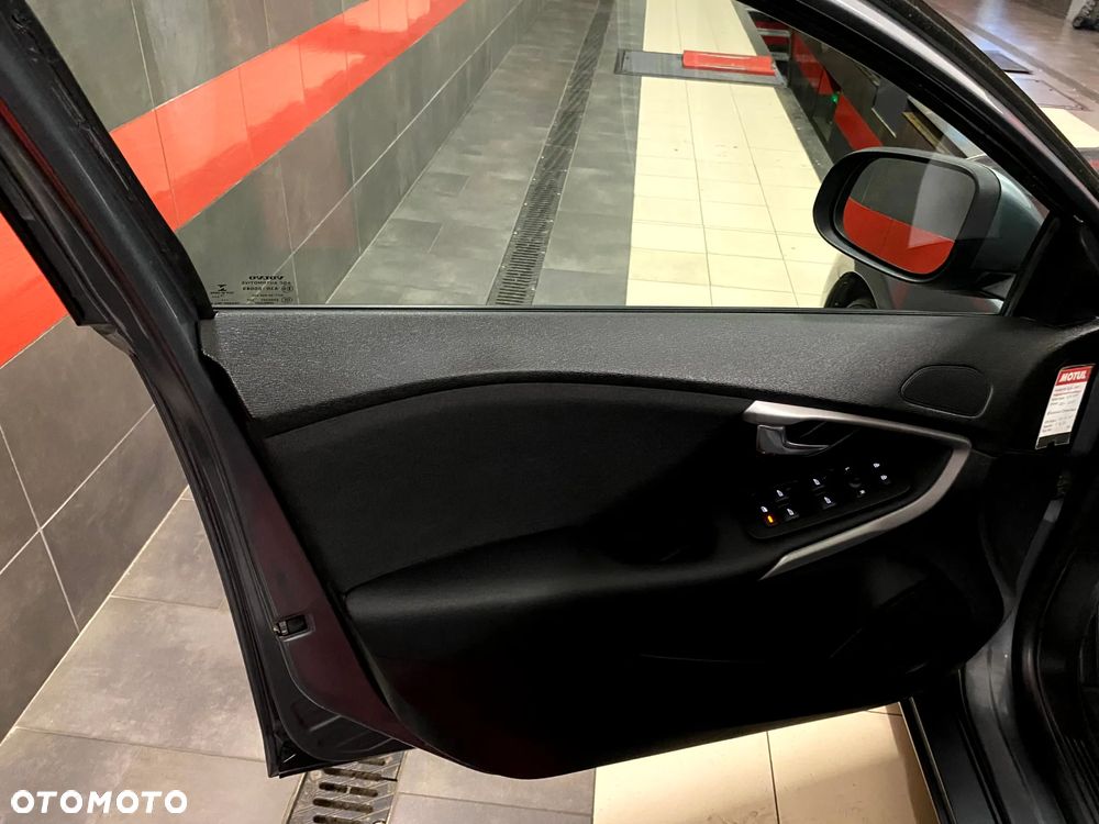 Volvo V40 D2 Powershift Summum - 13