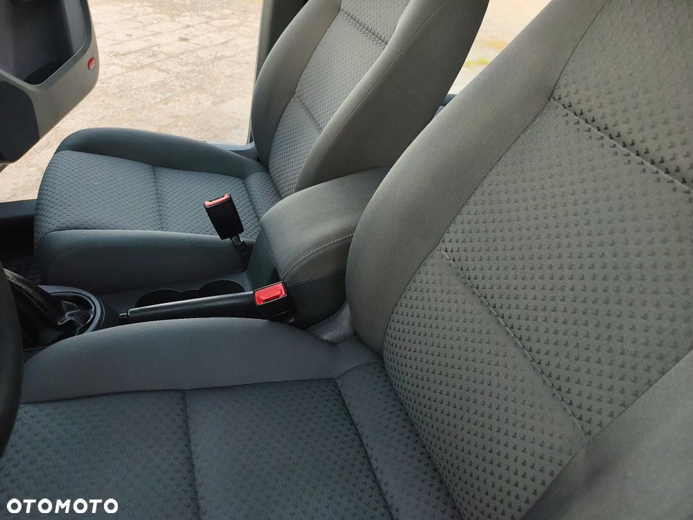 Volkswagen Touran - 15