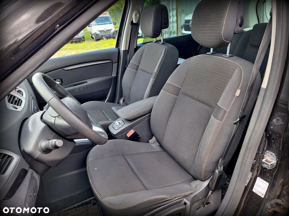 Renault Scenic 1.4 16V TCE Privilege - 11