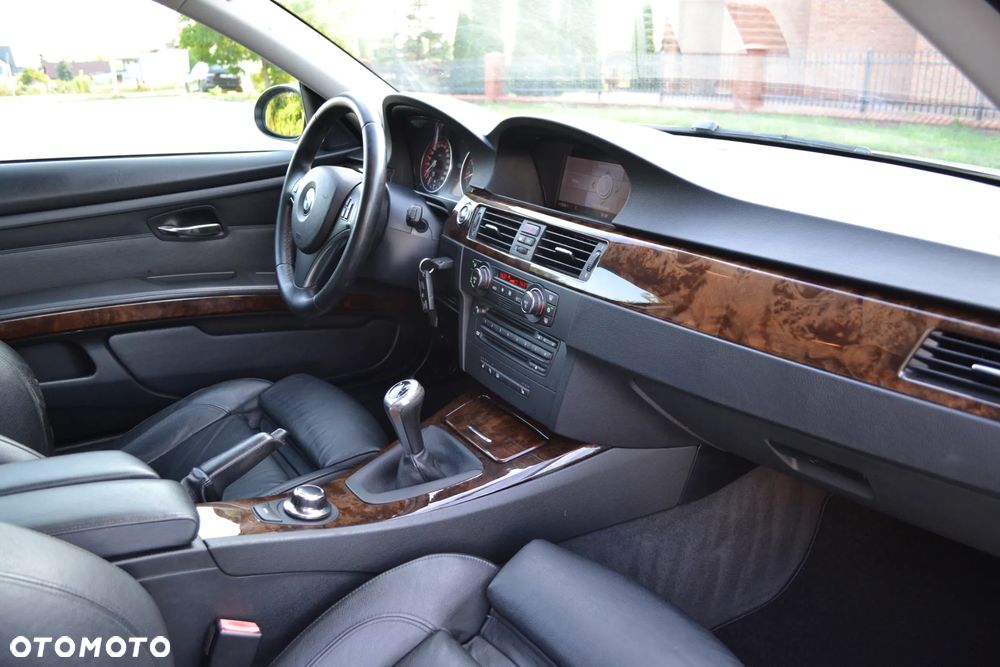 BMW Seria 3 325i - 31