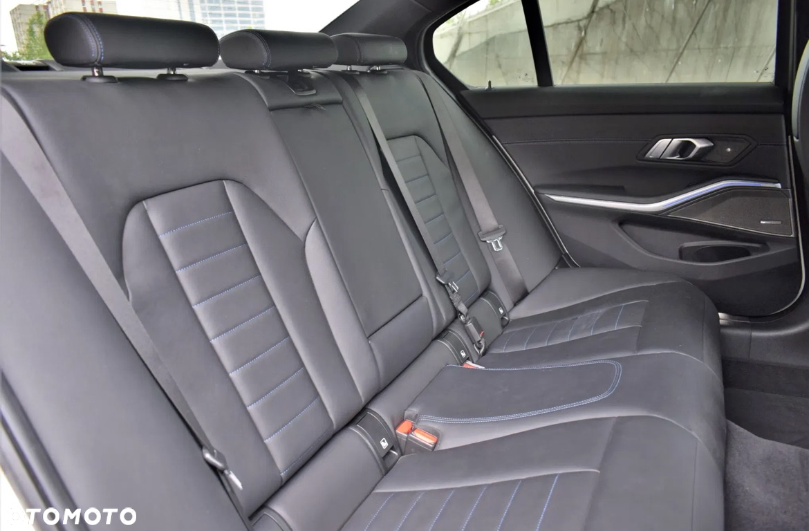 BMW Seria 3 M340i xDrive sport - 10