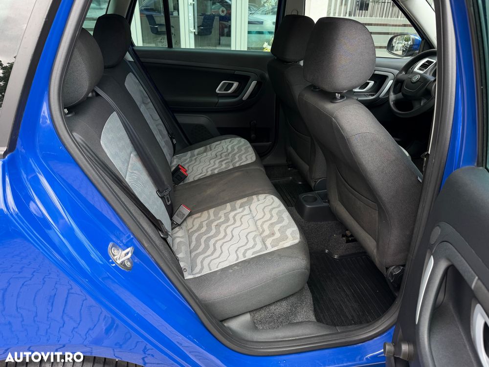 Skoda Fabia 1.2 HTP Ambiente - 17