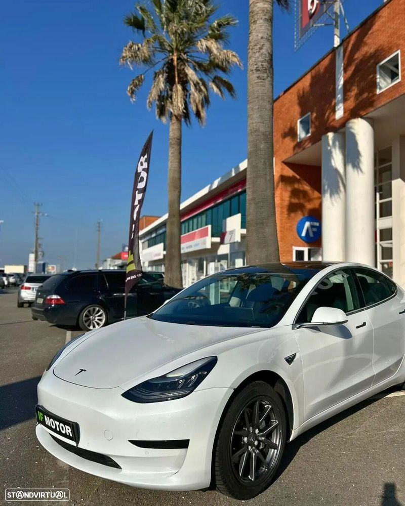 Tesla Model 3 Standard Range Plus RWD - 2