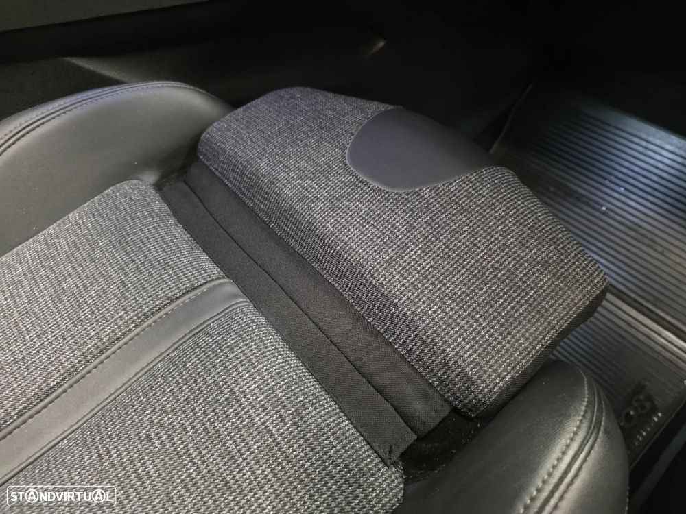 Peugeot 5008 BlueHDI 130 EAT8 Allure Pack - 31