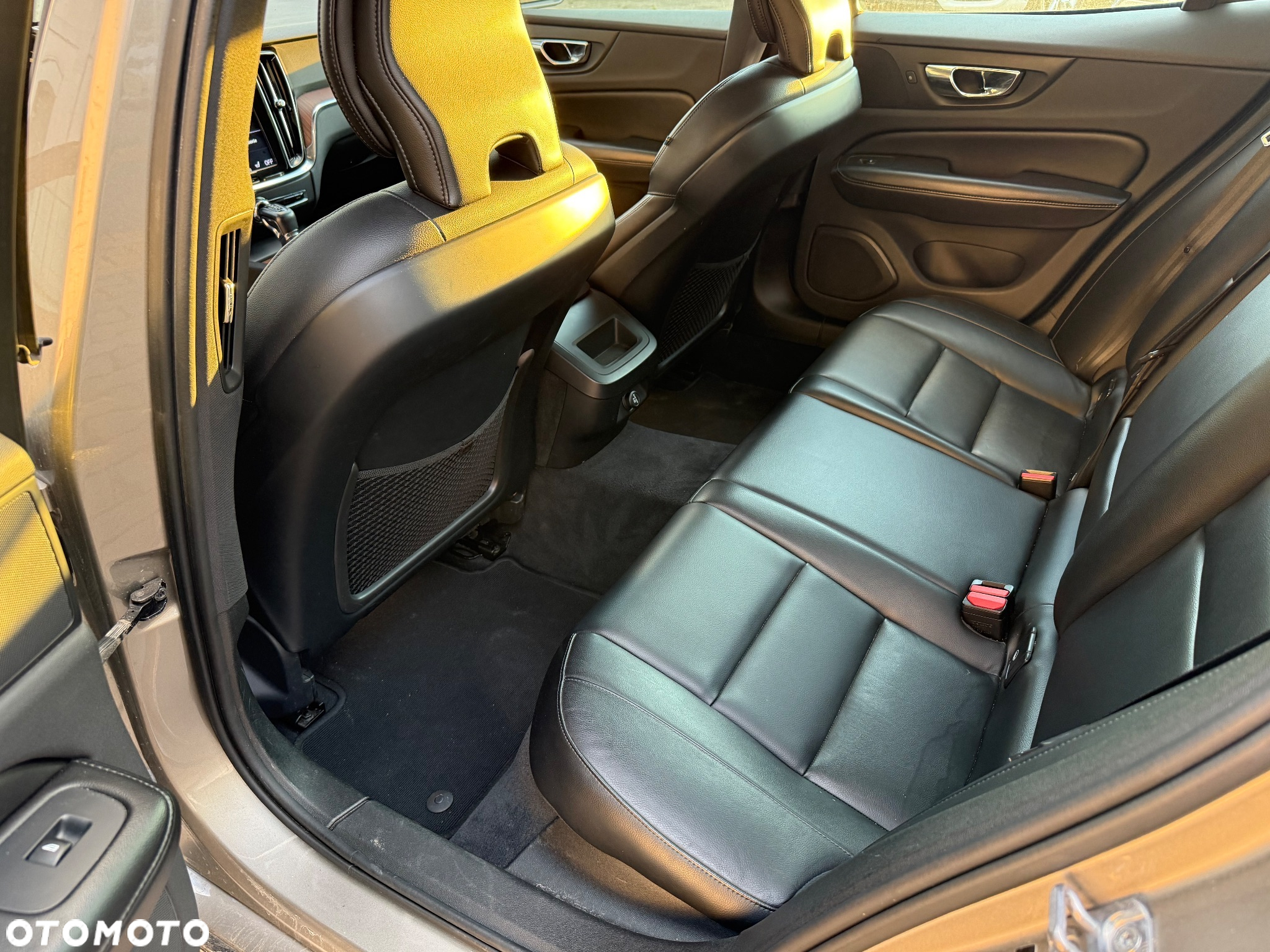 Volvo S60 T5 Momentum Pro - 12