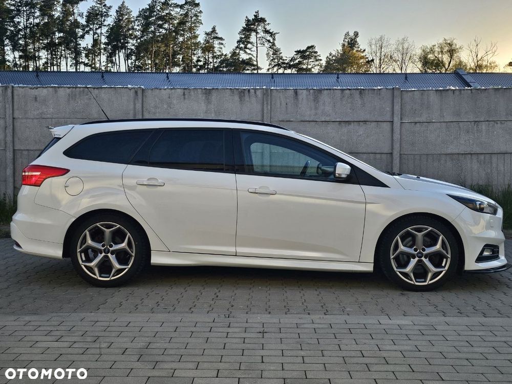 Ford Focus 2.0 EcoBoost ST mit Leder-Sport-Paket - 22