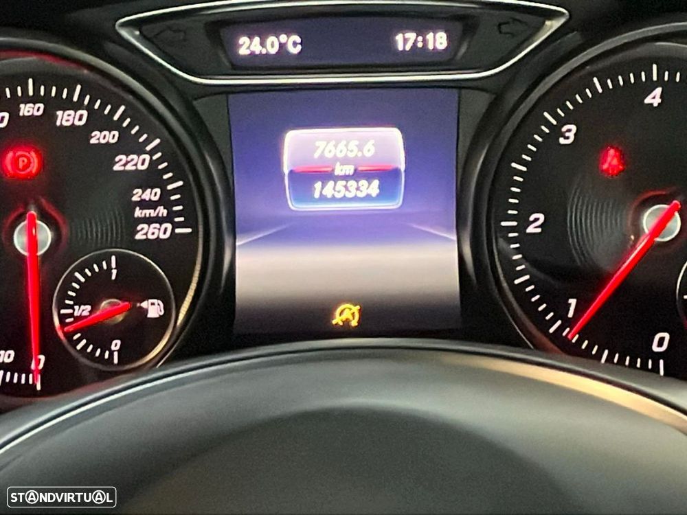 Mercedes-Benz GLA 180 - 12