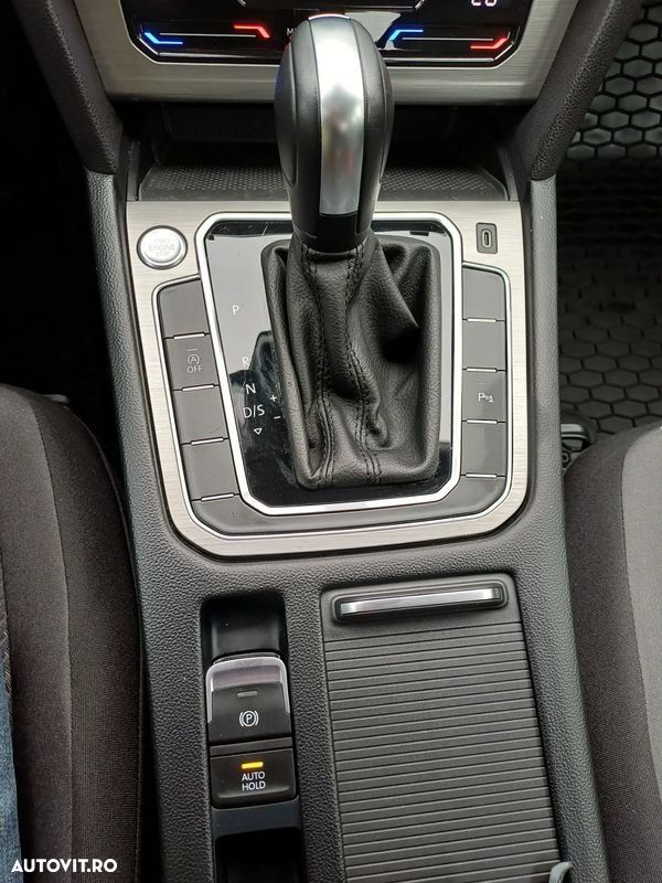 Volkswagen Passat - 18