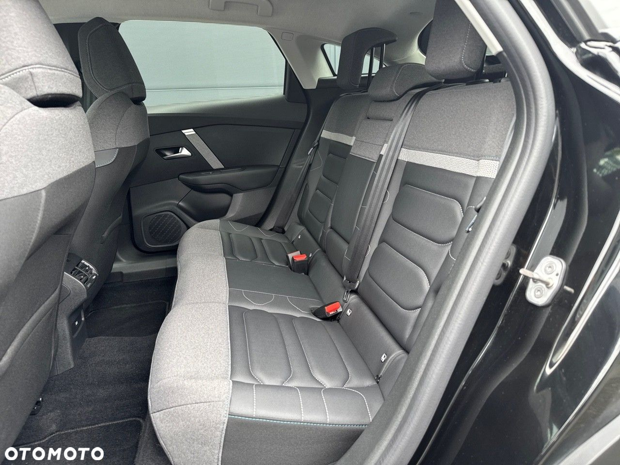 Citroën C4 1.2 PureTech Max S&S EAT8 - 10