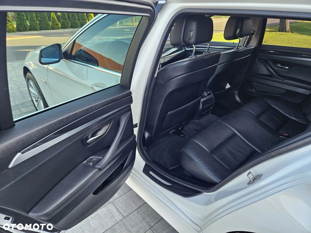 BMW Seria 5 525d xDrive - 30