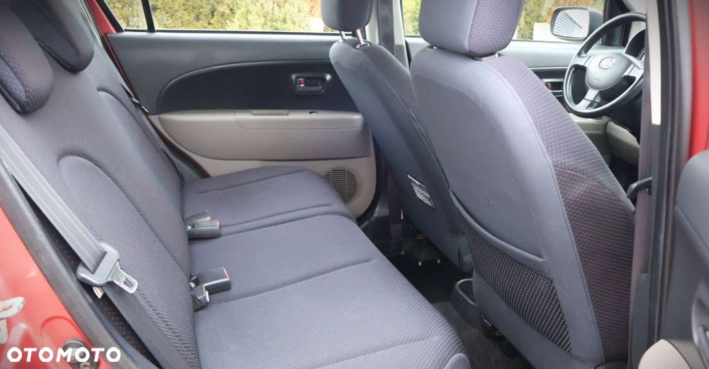 Daihatsu Sirion - 16