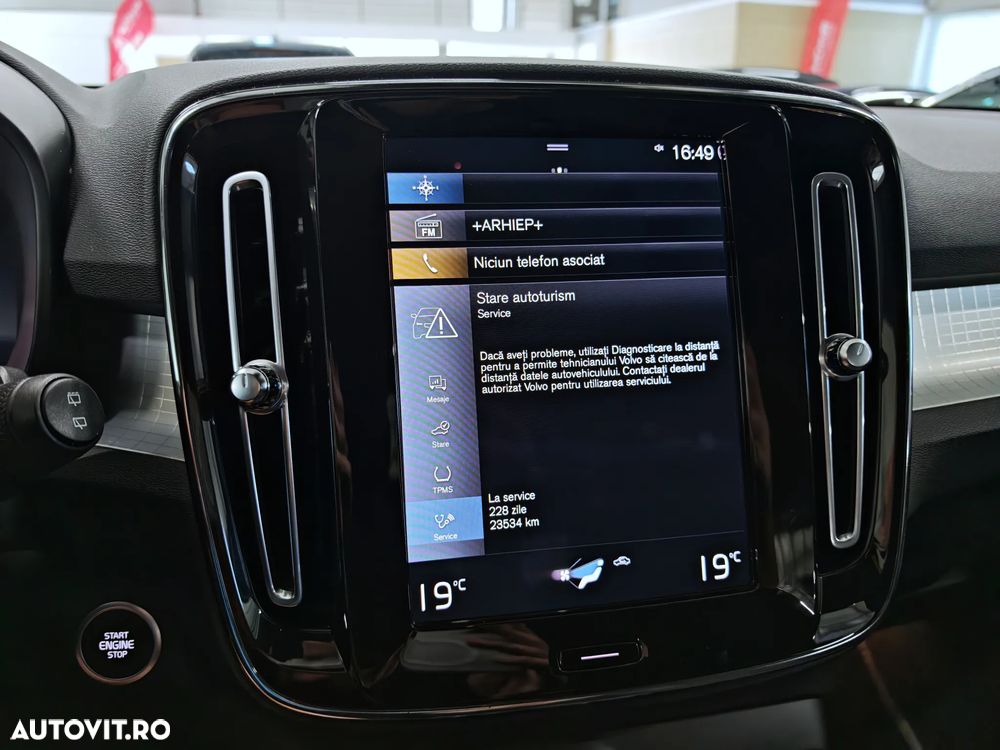 Volvo XC 40 T3 Momentum Pro - 17