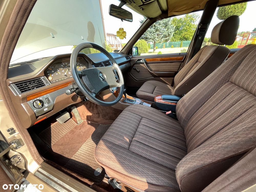 Mercedes-Benz W124 (1984-1993) - 22