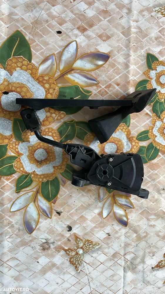 Pedala acceleratie Hyundai IX35, Kia Sportage  327002s910