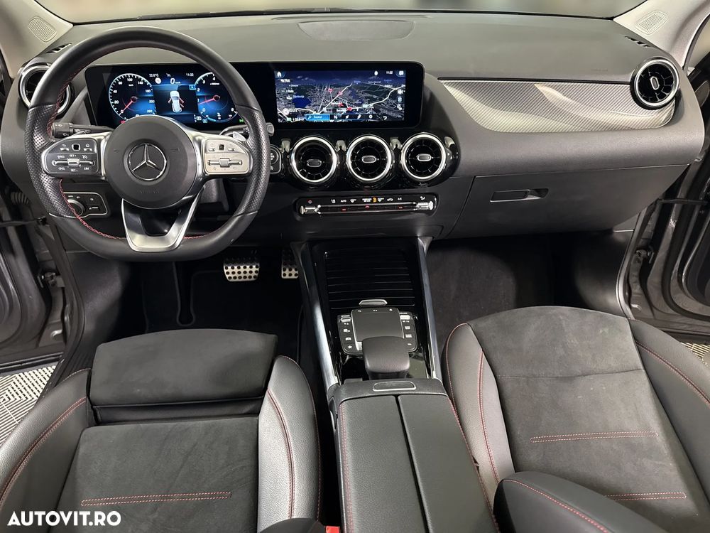 Mercedes-Benz GLA - 11