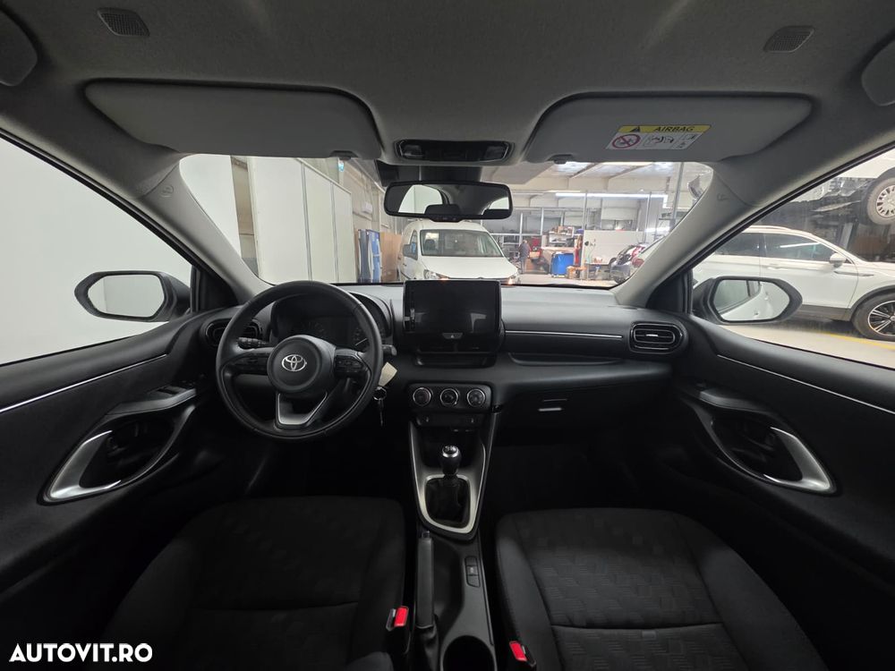 Toyota Yaris 1.5 L Dynamic - 8