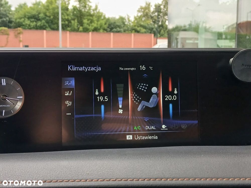 Lexus UX - 19