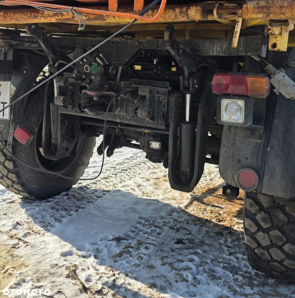 Mercedes-Benz UNIMOG - 18