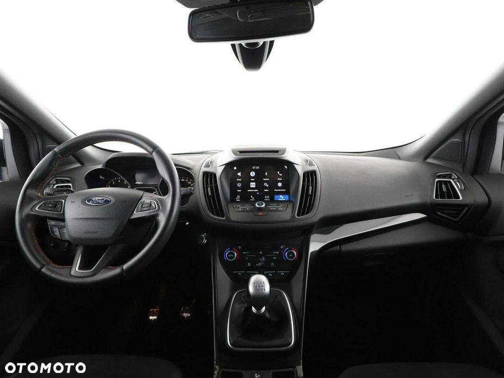 Ford Kuga 1.5 EcoBoost 2x4 ST-Line - 16