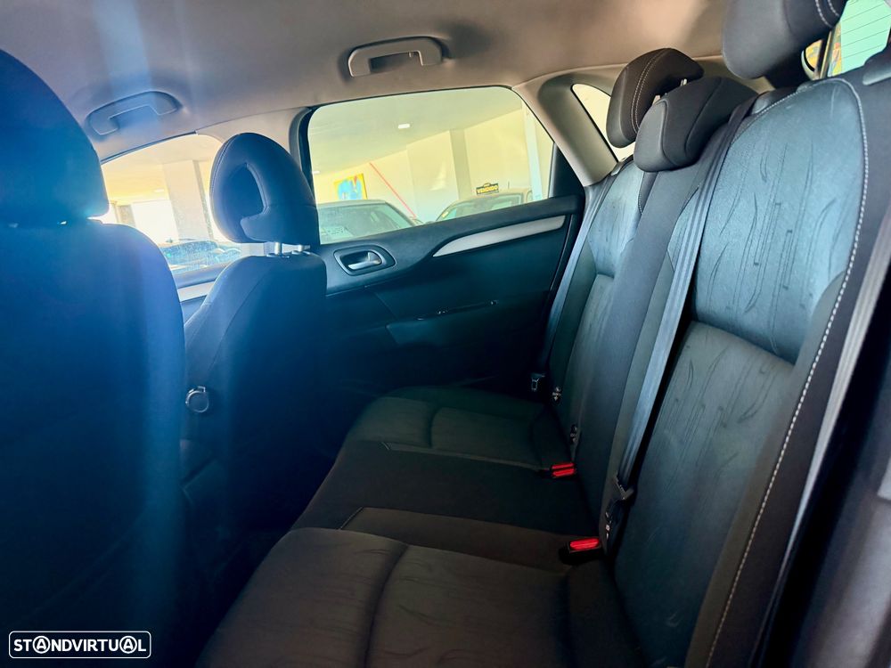 Citroën C4 e-HDi 110 EGS6 Stop/Start System Selection - 5