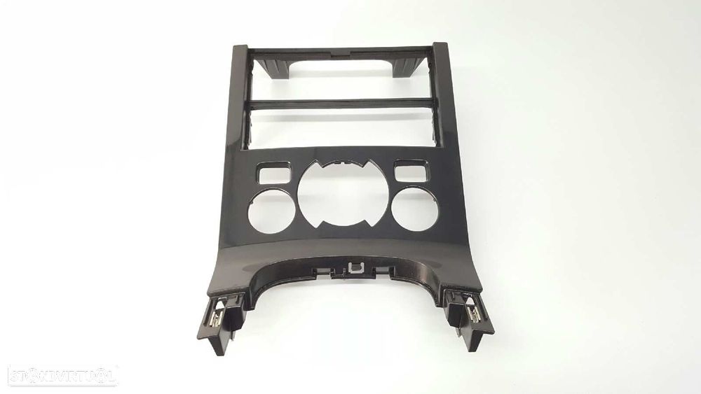 EMBELIZADOR PEUGEOT 3008 PREMIUM - 1