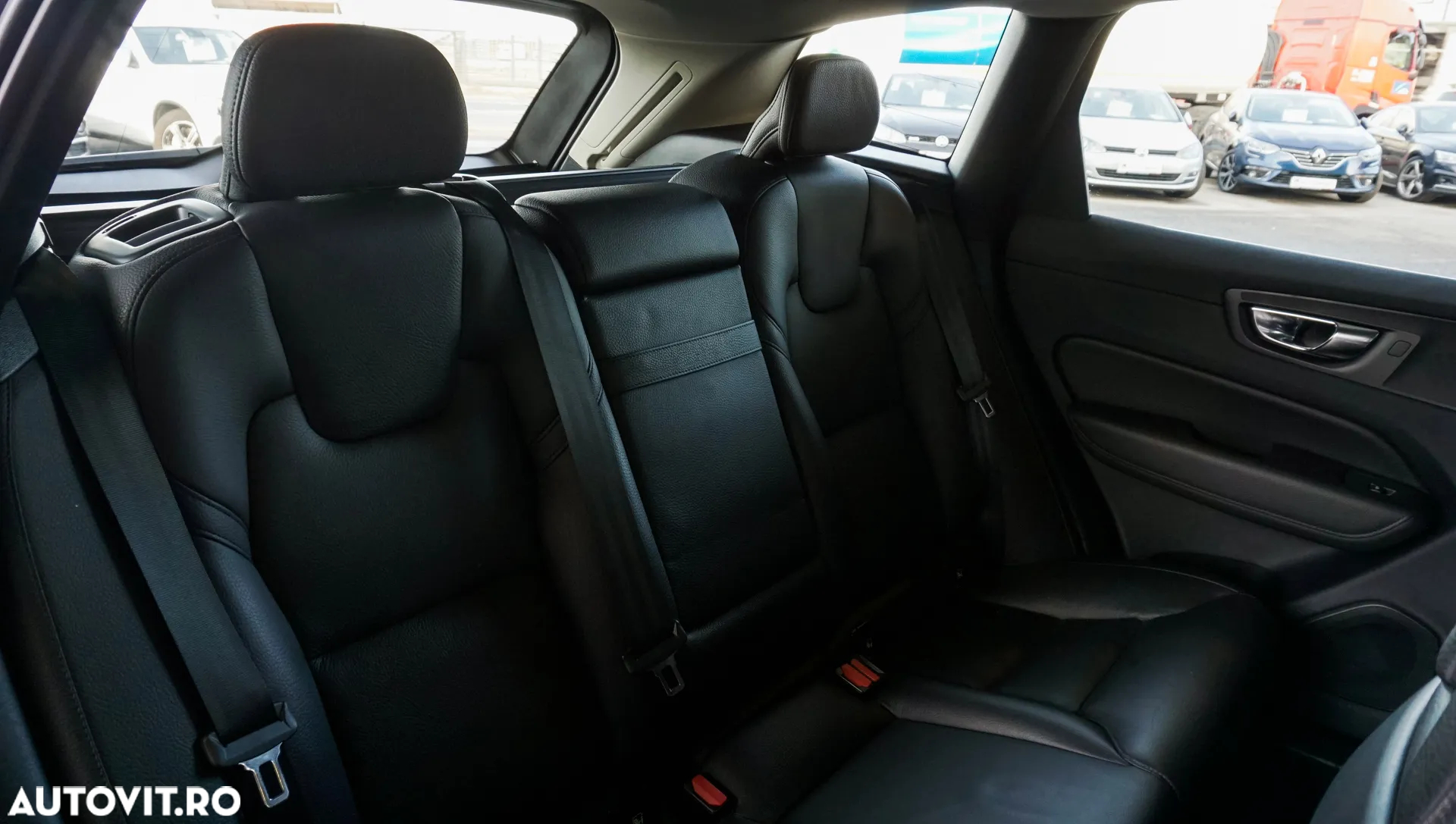 Volvo XC 60 T4 Geartronic Momentum - 25