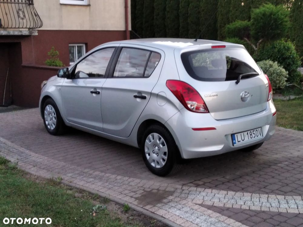 Hyundai i20 1.4 Comfort EU5 - 11