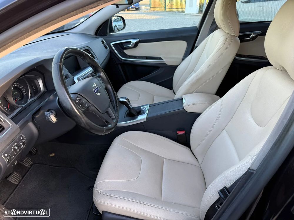 Volvo V60 2.0 D3 Kinetic - 9
