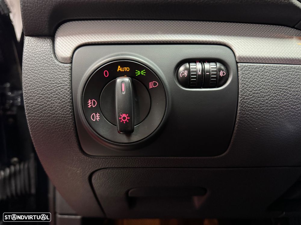 VW Golf Variant 2.0 TDi DPF MATCH - 19