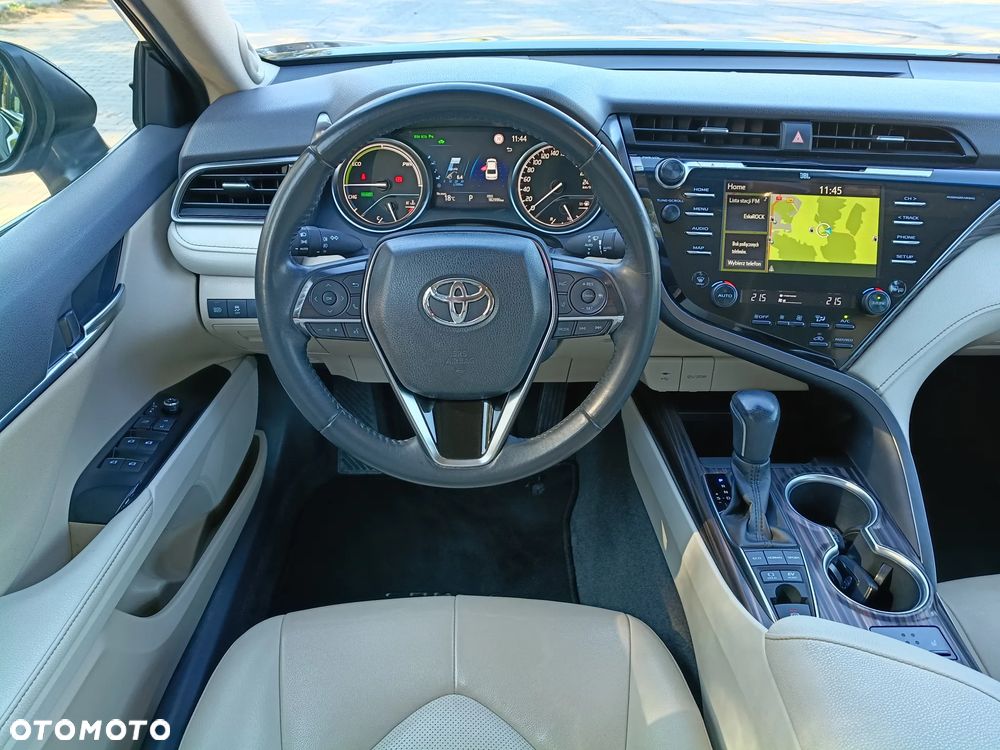 Toyota Camry 2.5 Hybrid Executive CVT - 10