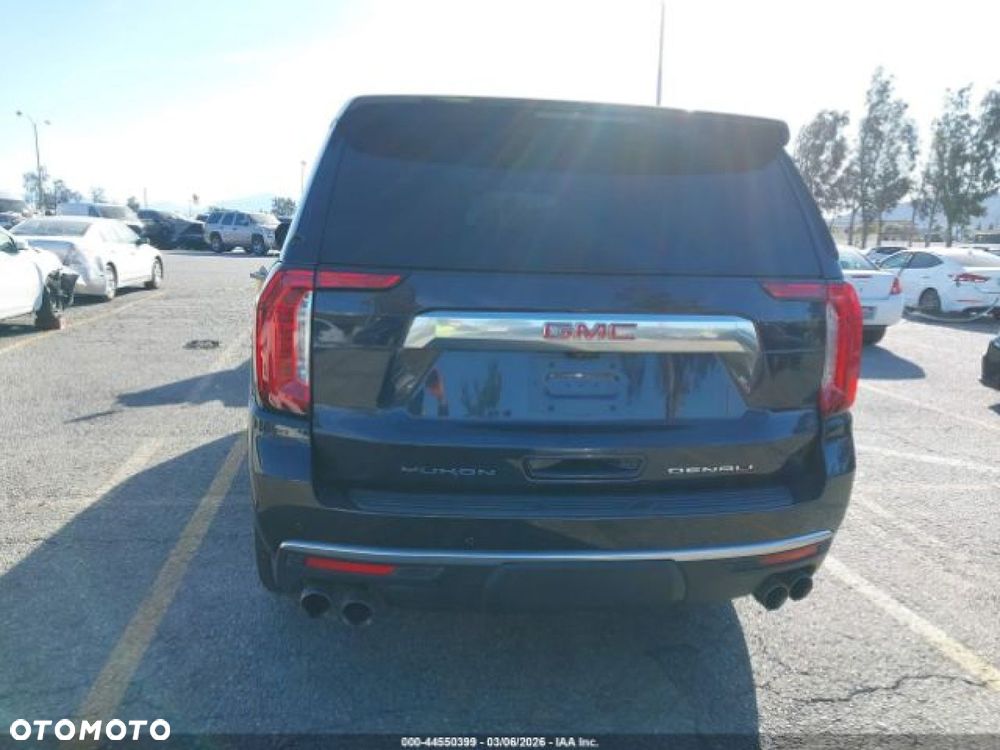 GMC Yukon - 8