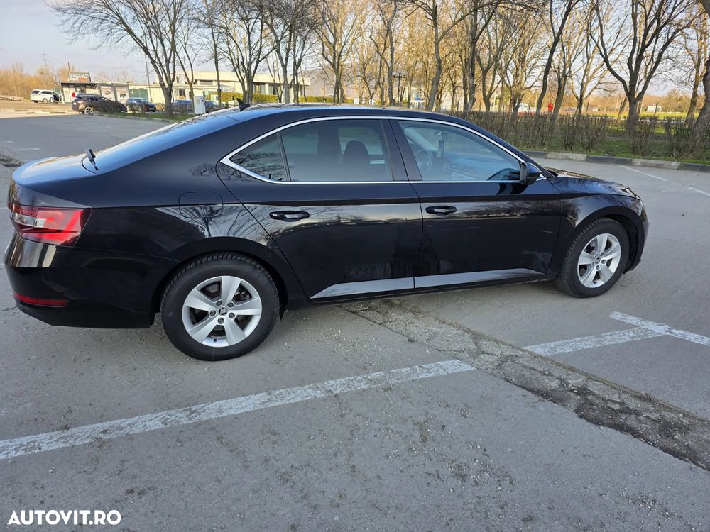 Skoda Superb 2.0 TDI DSG Active - 5