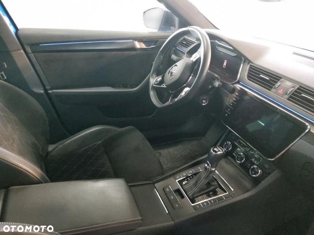 Skoda Superb 2.0 TDI SCR 4x4 Sportline DSG - 6