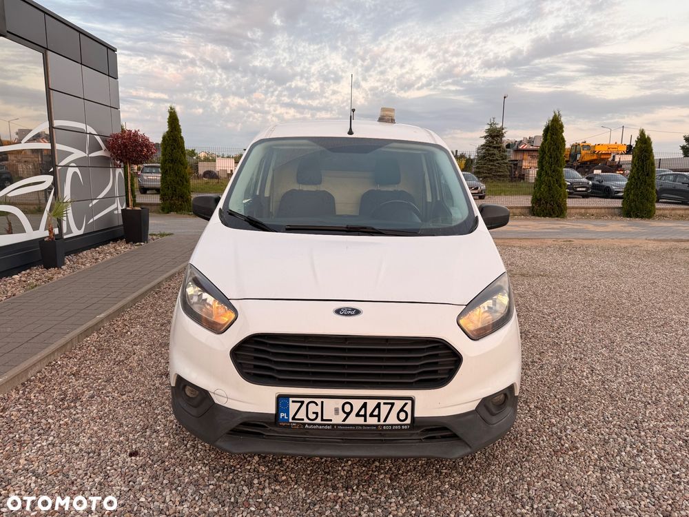 Ford Transit Courier - 2