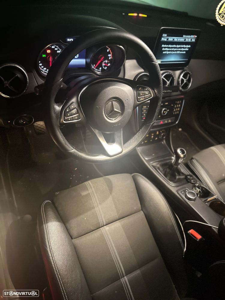 Mercedes-Benz CLA 180 d Urban - 6
