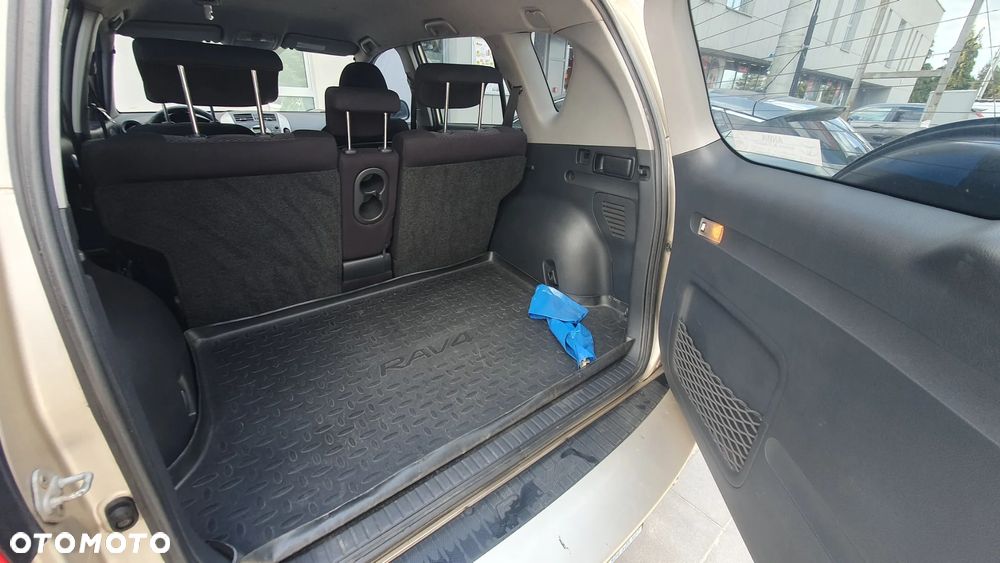 Toyota RAV4 2.2 D-4D 4x4 Sol - 8