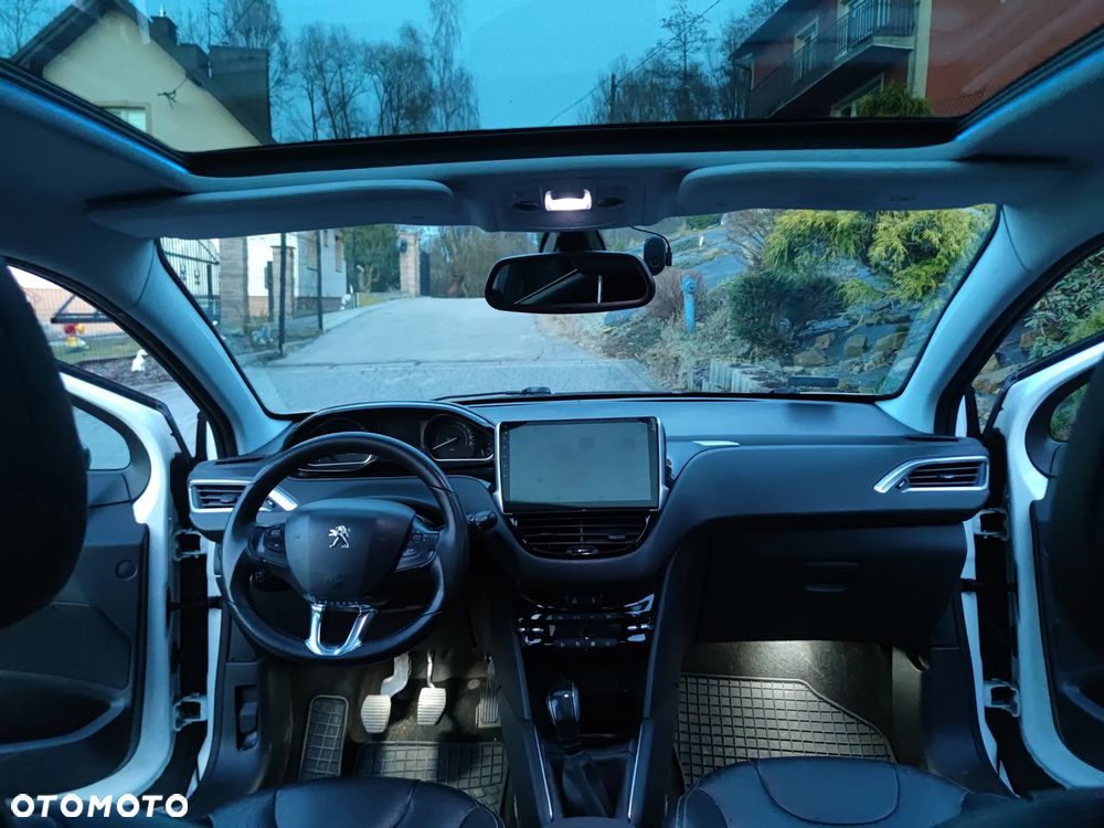 Peugeot 208 1.6 e-HDi Allure STT - 19