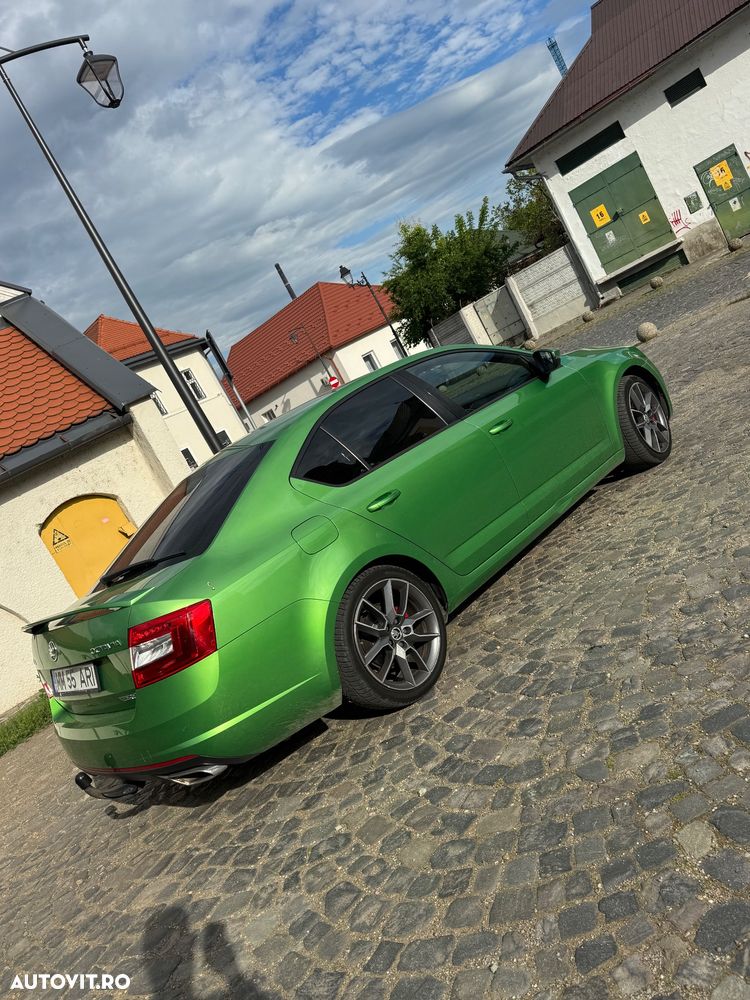 Skoda Octavia 2.0 TSI RS - 9